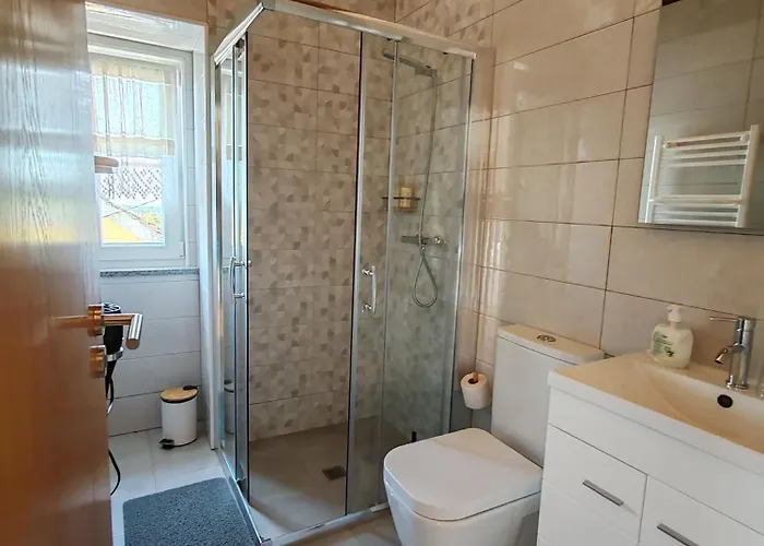 Quintinha Dos Emigrantes * Cujo